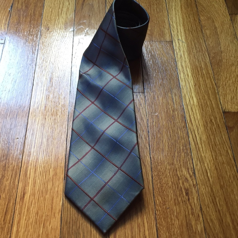 Kenneth Cole silk necktie